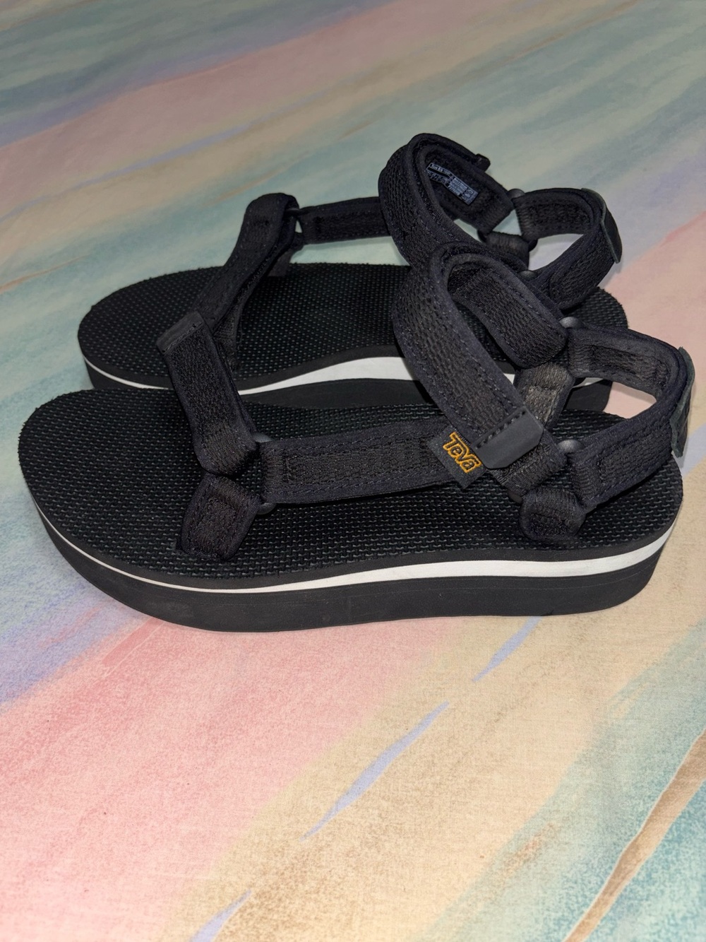 Teva Flatform Universal Sandal Black & White size 10